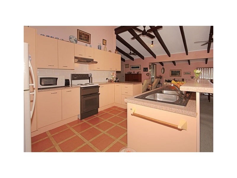 11 Tallwood Avenue, Narrawallee NSW 2539