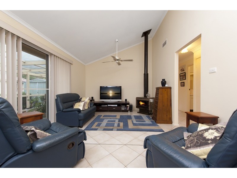 18 Edwin Avenue, Lake Conjola NSW 2539