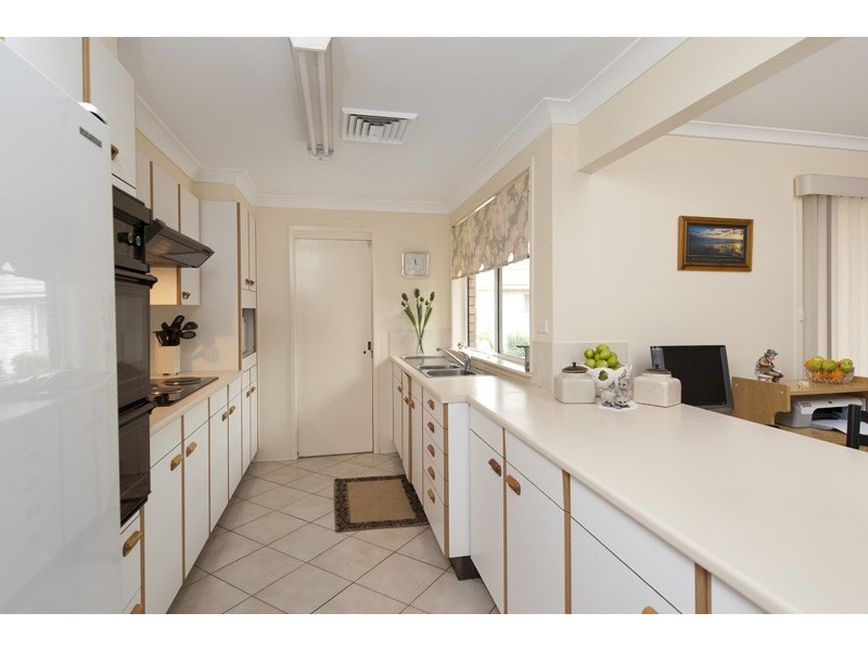 18 Edwin Avenue, Lake Conjola NSW 2539
