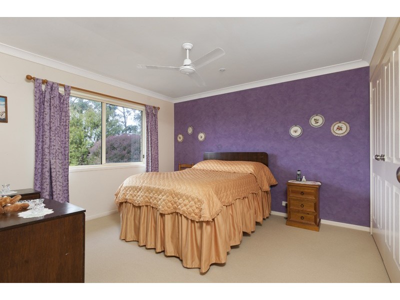 16 Torquay Drive, Lake Tabourie NSW 2539