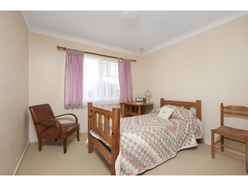 16 Torquay Drive, Lake Tabourie NSW 2539