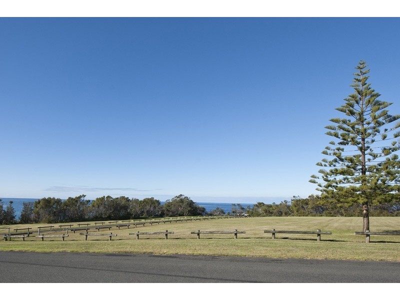 63 Seaside Parade, Dolphin Point NSW 2539