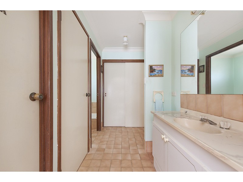 19 Valley Drv, Mollymook NSW 2539