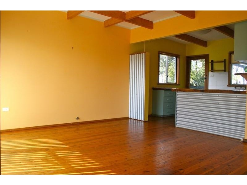 42 Wyoming Avenue, Burrill Lake NSW 2539