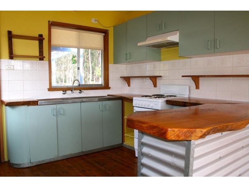 42 Wyoming Avenue, Burrill Lake NSW 2539