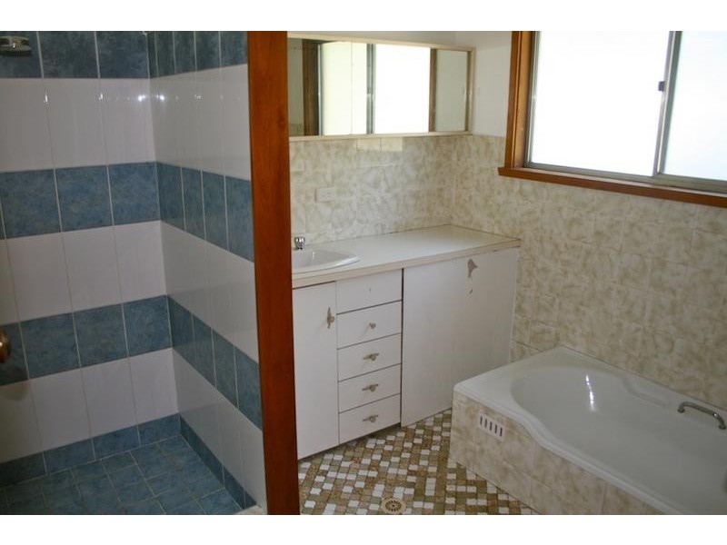 42 Wyoming Avenue, Burrill Lake NSW 2539