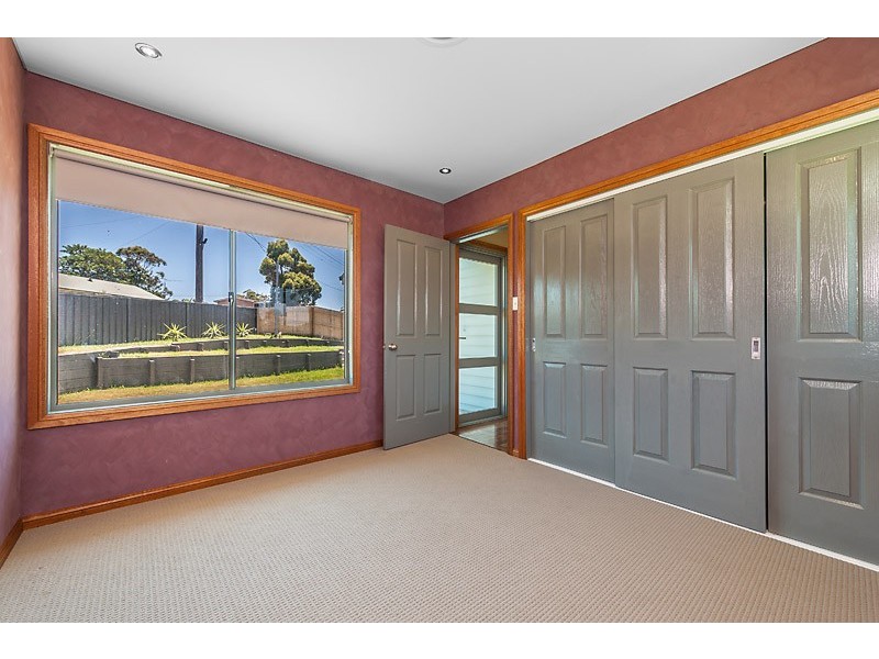 8 Weymouth Road, Lake Tabourie NSW 2539