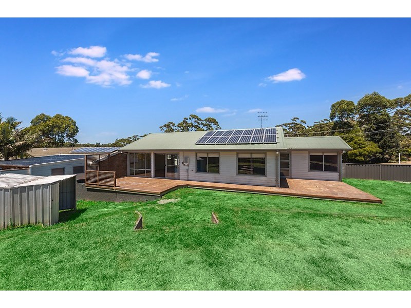 8 Weymouth Road, Lake Tabourie NSW 2539