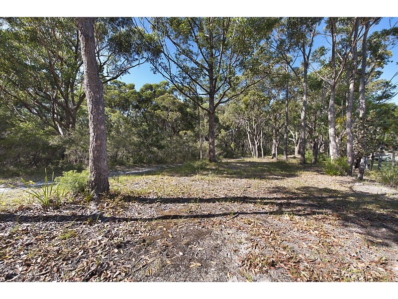 8 Paterson Close, Lake Tabourie NSW 2539