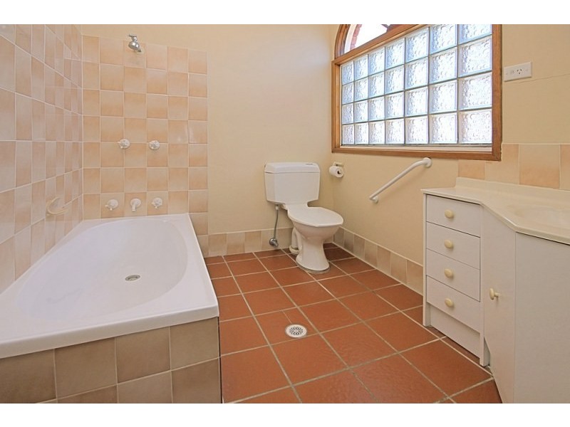 22 Canberra Crescent, Burrill Lake NSW 2539