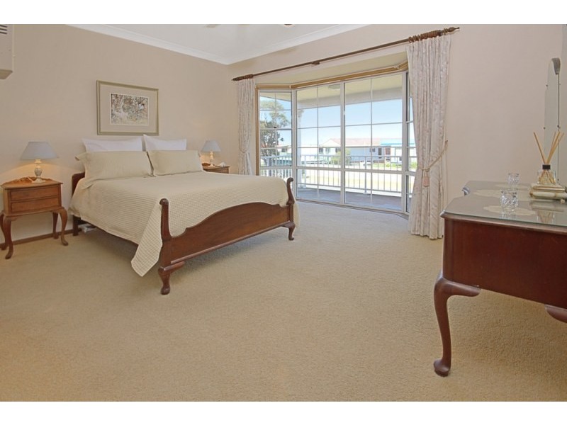 22 Canberra Crescent, Burrill Lake NSW 2539