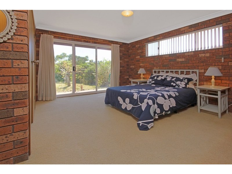 22 Canberra Crescent, Burrill Lake NSW 2539