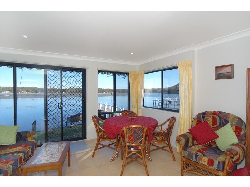 4 McDonald Parade, Burrill Lake NSW 2539