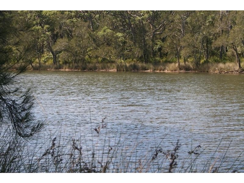 4 Torquay Drive, Lake Tabourie NSW 2539