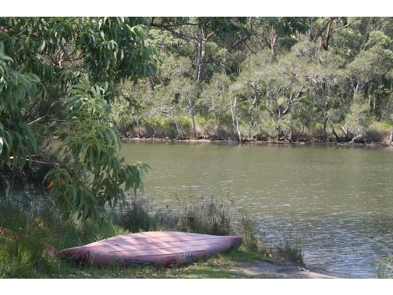 4 Torquay Drive, Lake Tabourie NSW 2539