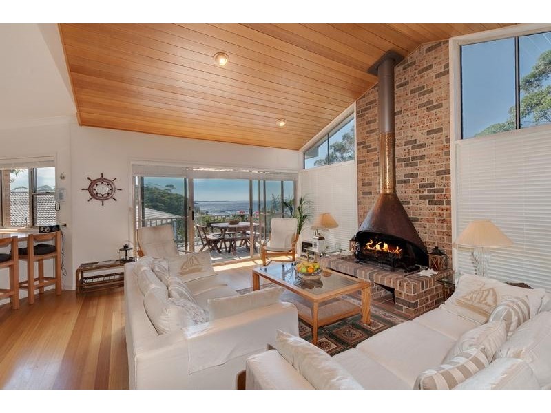 7 Shipton Crescent, Mollymook NSW 2539