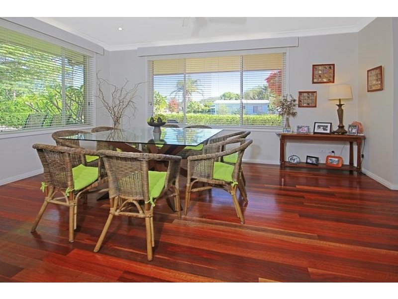 44 Lakeview Drive, Burrill Lake NSW 2539