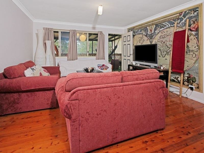 39 River Road, Lake Tabourie NSW 2539