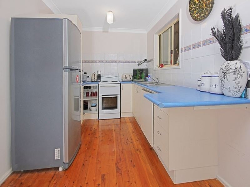 39 River Road, Lake Tabourie NSW 2539