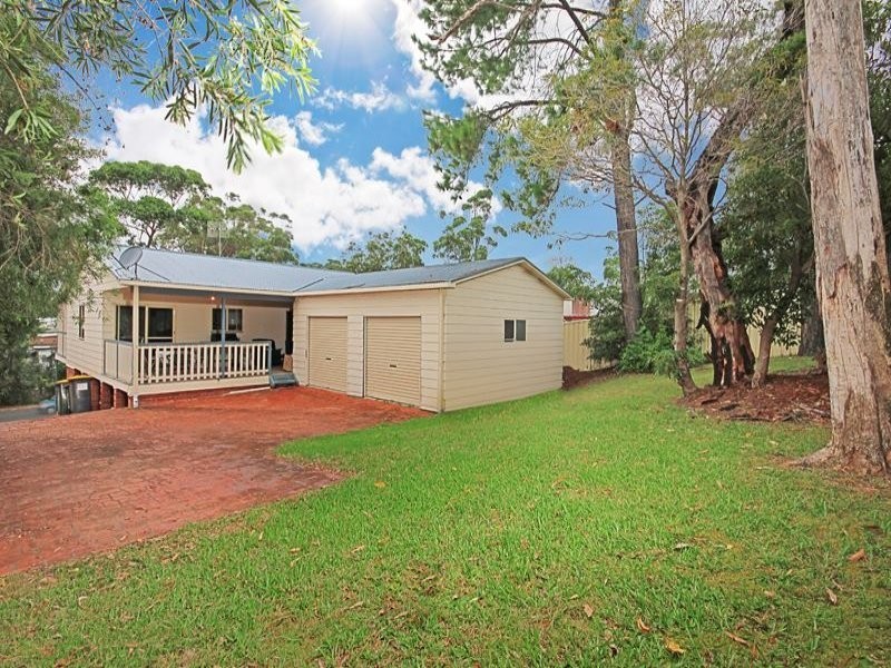 39 River Road, Lake Tabourie NSW 2539