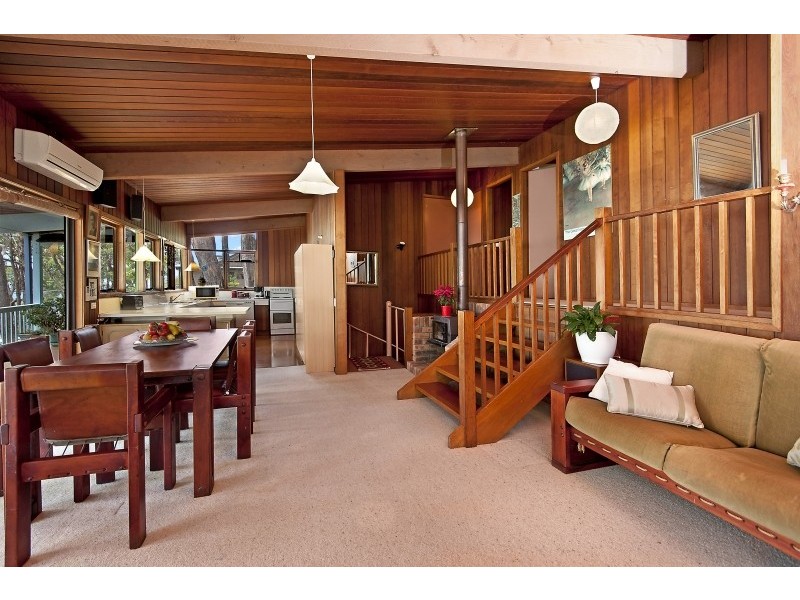 17 Surfers Ave, Narrawallee NSW 2539