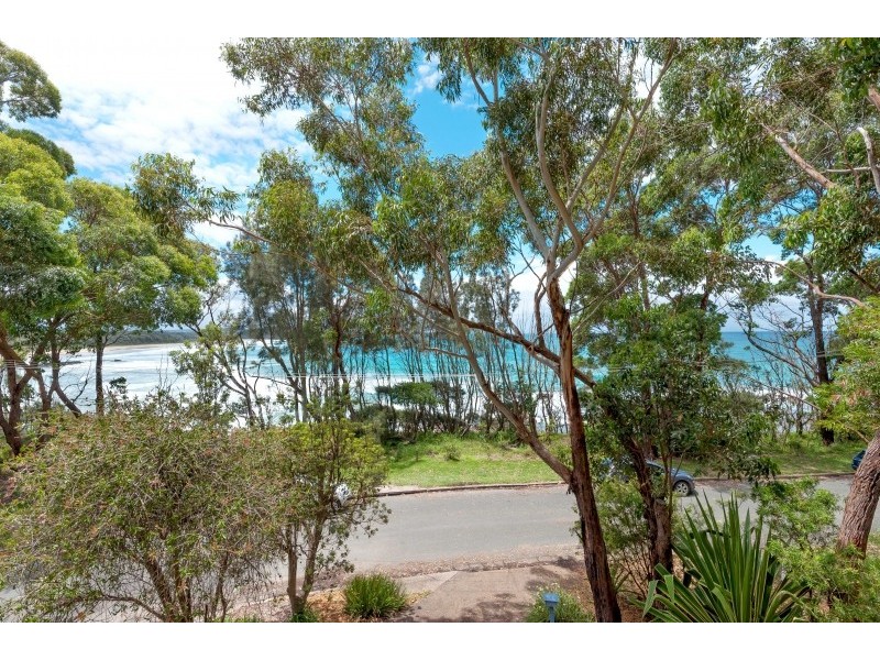 17 Surfers Ave, Narrawallee NSW 2539