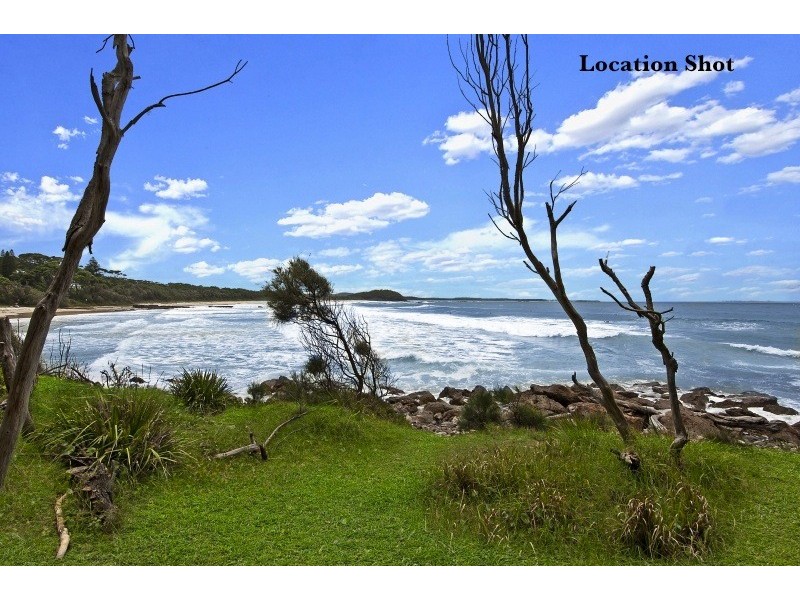 17 Surfers Ave, Narrawallee NSW 2539