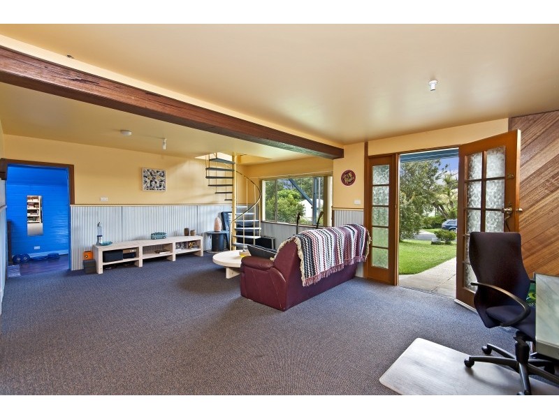 42 Wyoming Avenue, Burrill Lake NSW 2539