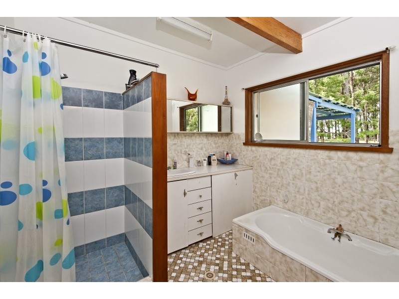 42 Wyoming Avenue, Burrill Lake NSW 2539