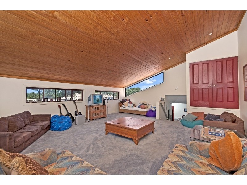 24 Seaspray, Narrawallee NSW 2539