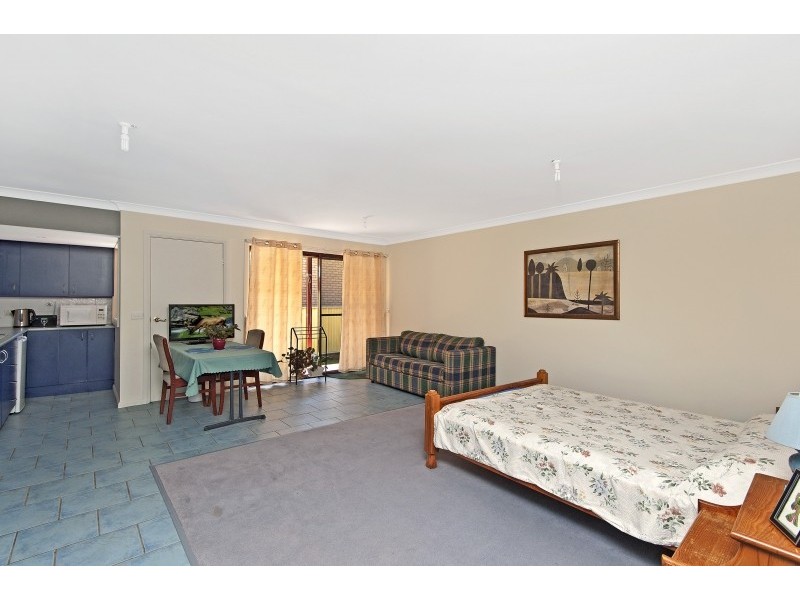 24 Seaspray, Narrawallee NSW 2539