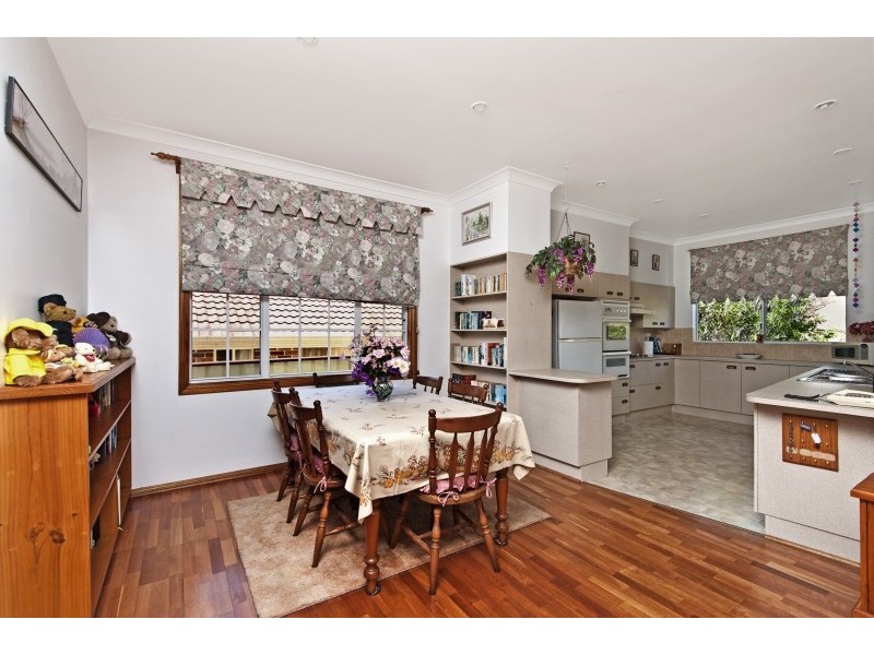 10 Edwin Avenue, Lake Conjola NSW 2539