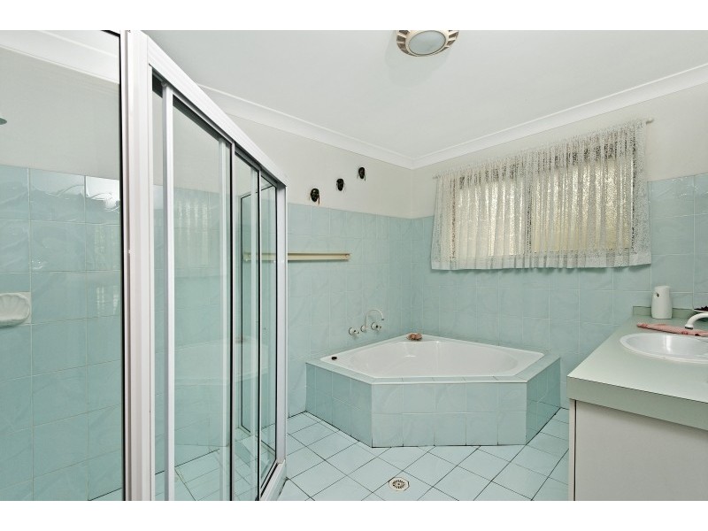 10 Edwin Avenue, Lake Conjola NSW 2539