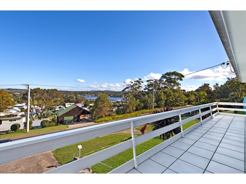 35 Canberra Cres, Burrill Lake NSW 2539