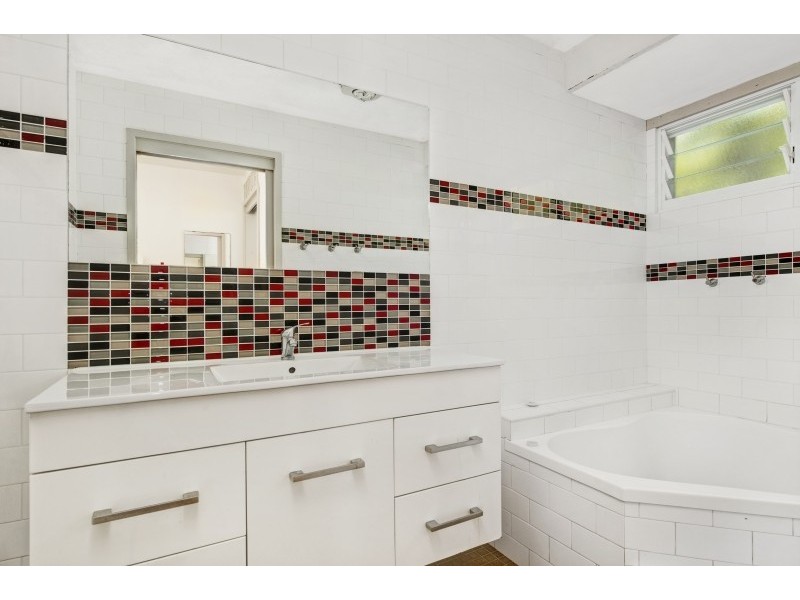 19 Dermal Street, Lake Tabourie NSW 2539