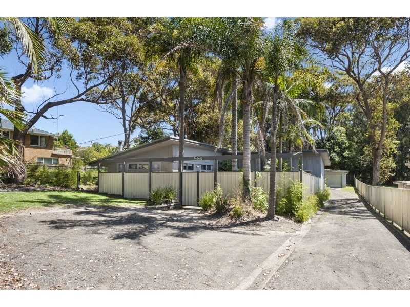 25 Golf Ave, Mollymook NSW 2539