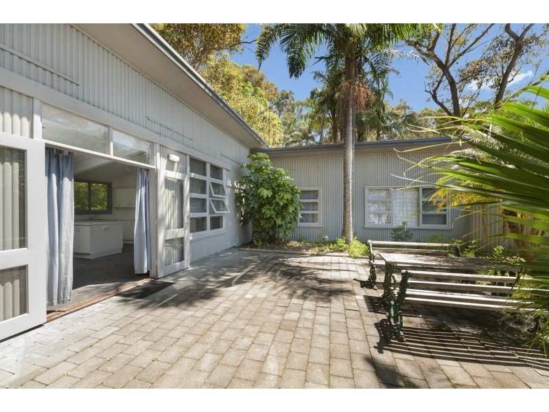 25 Golf Ave, Mollymook NSW 2539