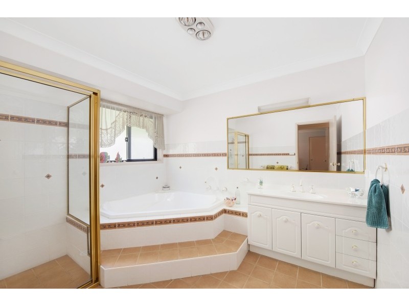 12 Callemondah Close, Narrawallee NSW 2539