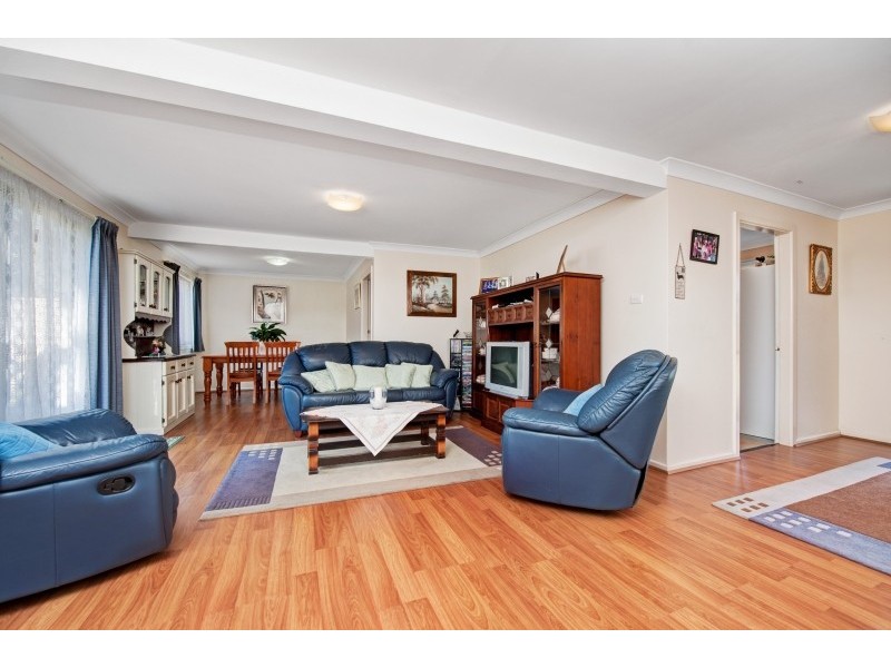 9 Venus Avenue, Lake Tabourie NSW 2539