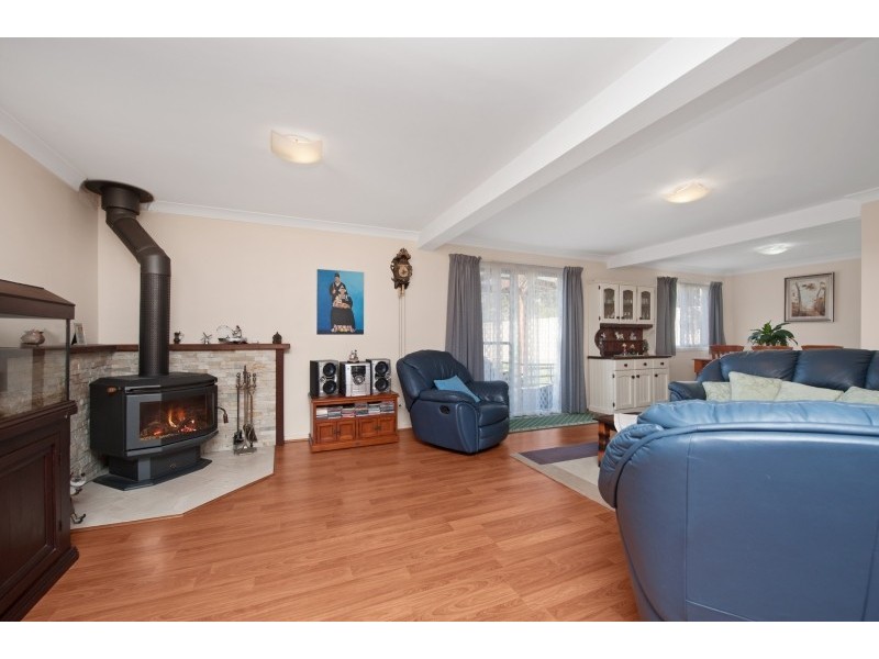 9 Venus Avenue, Lake Tabourie NSW 2539