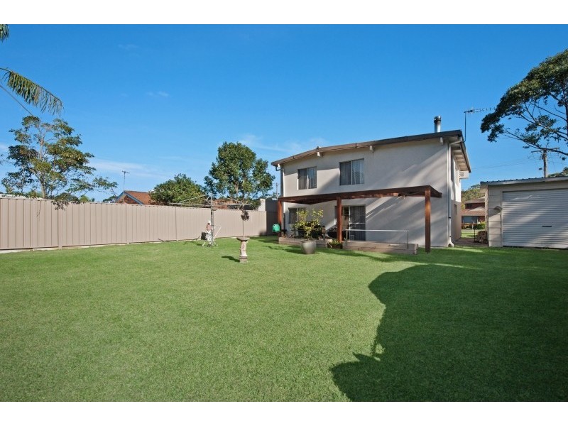 9 Venus Avenue, Lake Tabourie NSW 2539