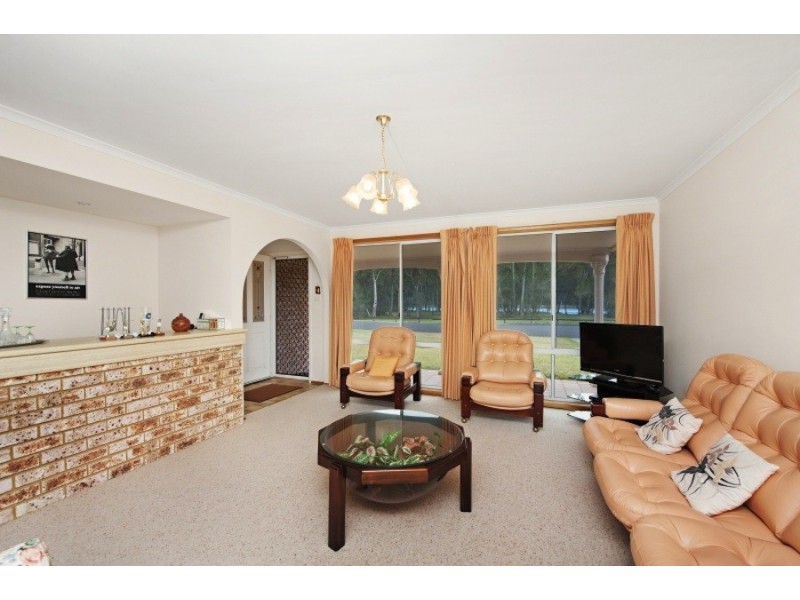 9 Ireland Street, Burrill Lake NSW 2539