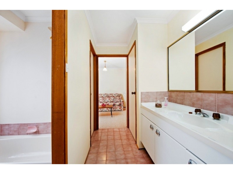 9 Ireland Street, Burrill Lake NSW 2539