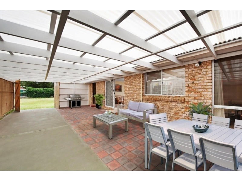 9 Ireland Street, Burrill Lake NSW 2539