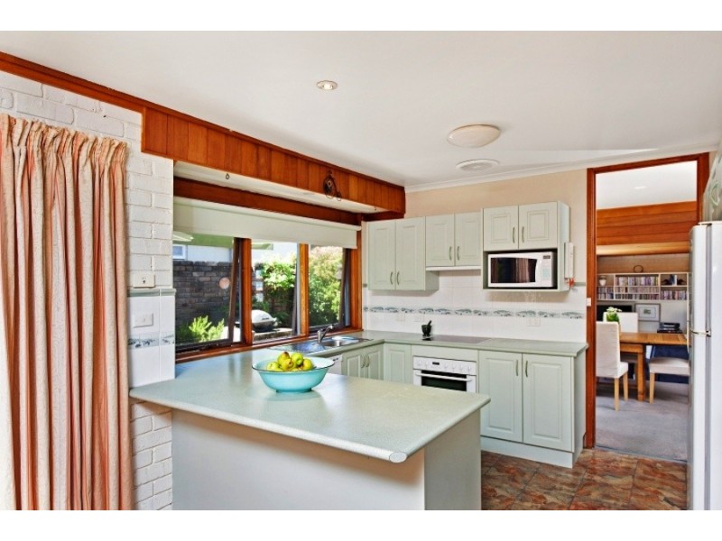 76A Carroll Avenue, Mollymook NSW 2539