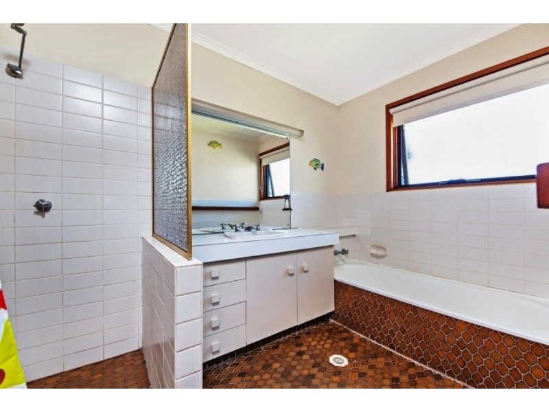 76A Carroll Avenue, Mollymook NSW 2539