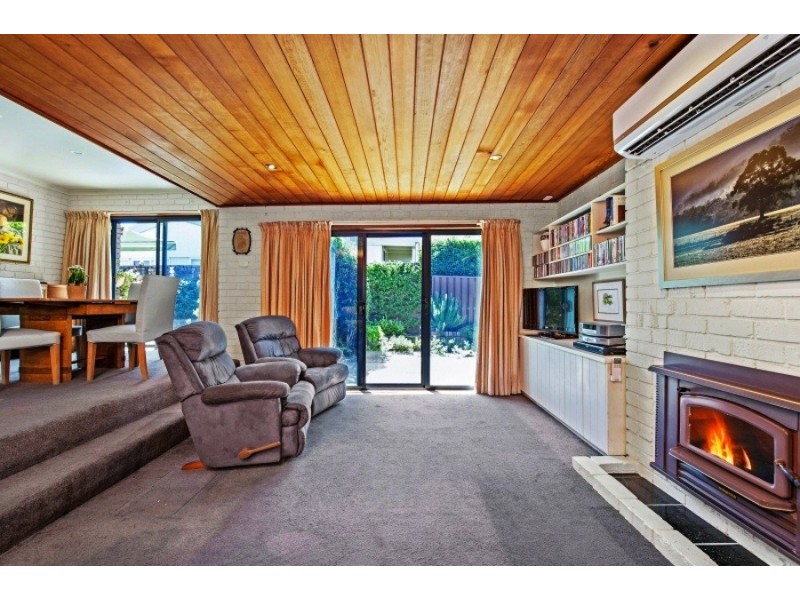 76A Carroll Avenue, Mollymook NSW 2539