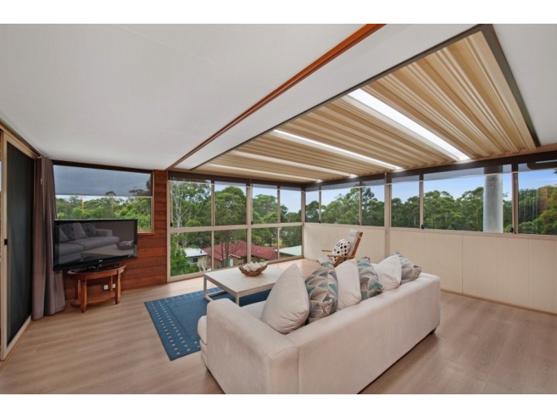 13 Blake Place, Narrawallee NSW 2539