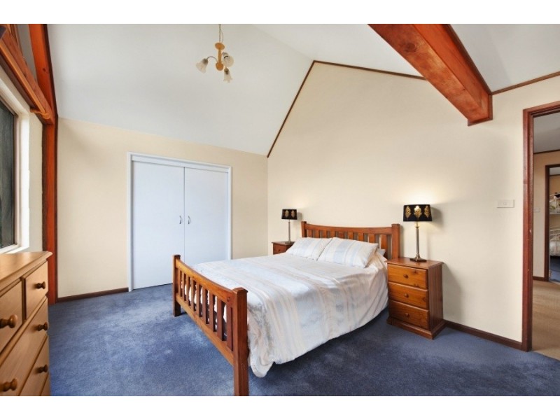 13 Blake Place, Narrawallee NSW 2539