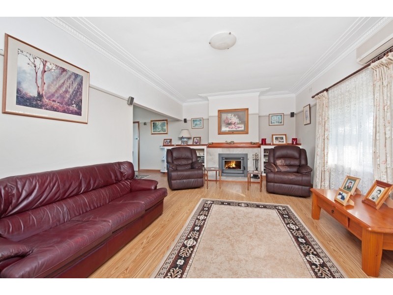 6 Princes Highway, Mollymook NSW 2539